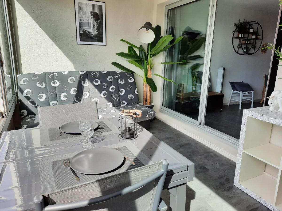 Charmant T2 Vue Marina Plages A Pied Sete Ngoại thất bức ảnh